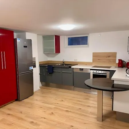 Especially Souterrain Apartment